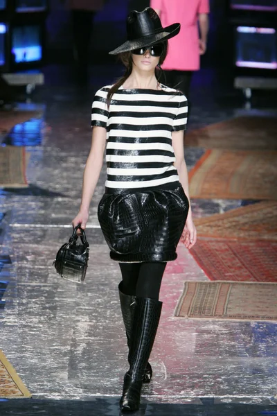 Look 12